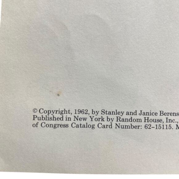 The Big Honey Hunt by Stanley and Janice Berenstain (1962) - Picture 2 of 3